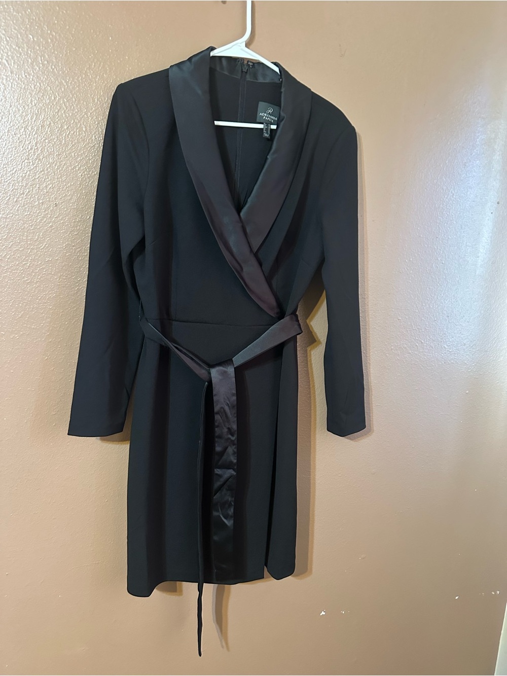 Adrianna Papell Black Long-Sleeve Satin-Trim Wrap Dress